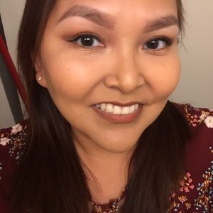 Meet your Posher, Dina